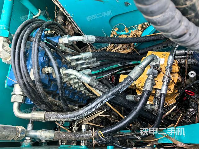 回轉(zhuǎn)馬達和主控閥（整機外觀）