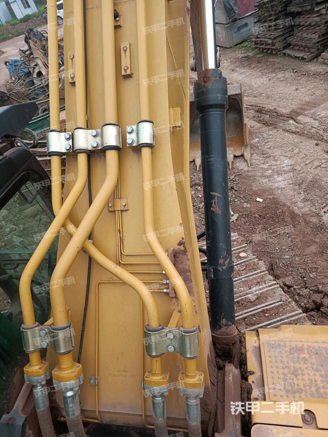 大臂背部俯視（工作和回轉(zhuǎn)裝置）