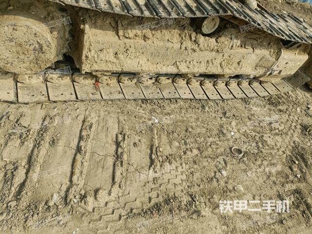 右側(cè)履帶整體?(行走機(jī)構(gòu)) 右側(cè)履帶整體?(行走機(jī)構(gòu))