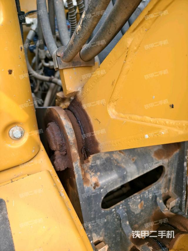 大臂根部?斜（工作和回轉(zhuǎn)裝置）