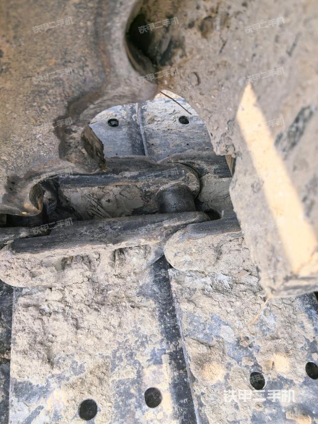 左側(cè)履帶整體?（行走機(jī)構(gòu)）