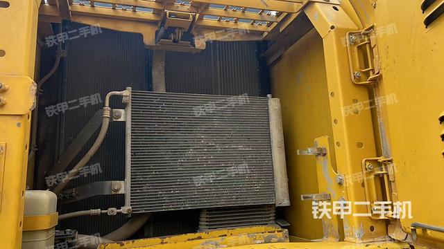 散熱器正面（大件艙室）