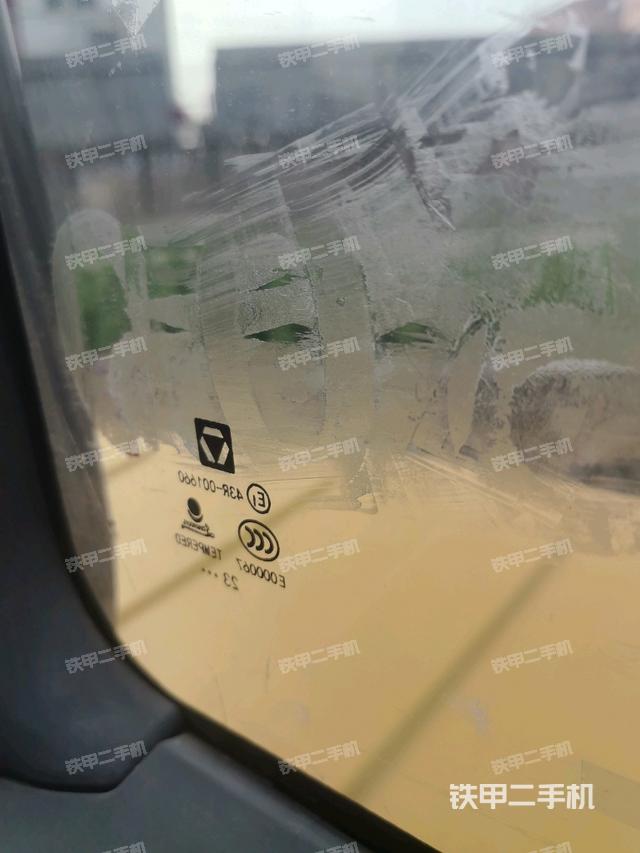 后窗玻璃角標(biāo)（駕駛室部分）