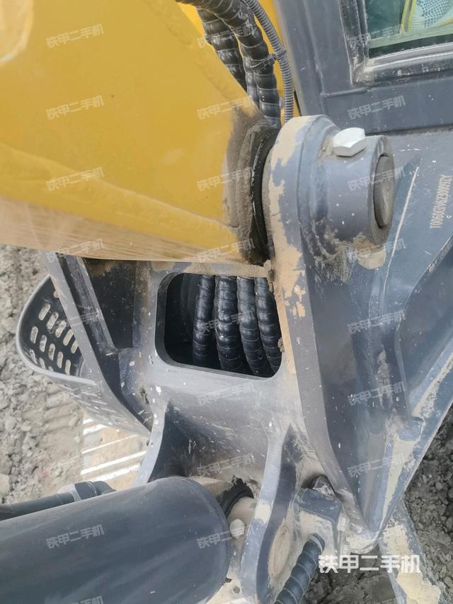 大臂根部?斜（工作和回轉(zhuǎn)裝置）