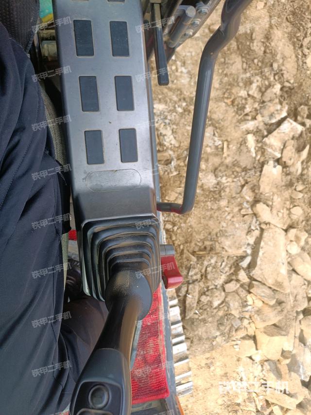 座椅左側(cè)控制臺(tái)/音響/含左手柄（駕駛室部分）