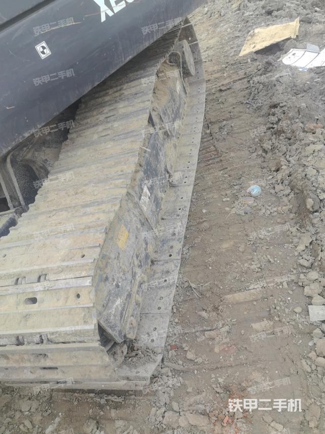 左側(cè)履帶整體?（行走機(jī)構(gòu)）