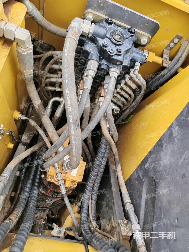 回轉(zhuǎn)馬達(dá)（上車部件）