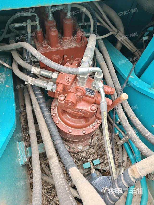 回轉(zhuǎn)馬達(dá)（上車部件）