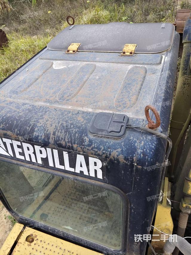 驾驶室顶部（整机外观）