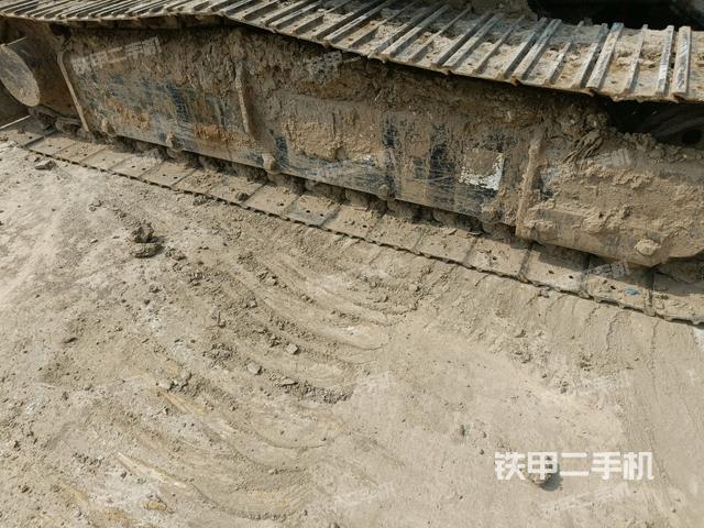 右側(cè)履帶整體?（行走機(jī)構(gòu)）