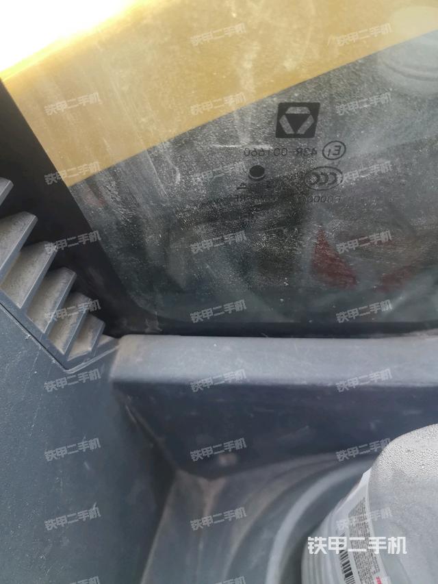 右側(cè)玻璃角標(biāo)（駕駛室部分）