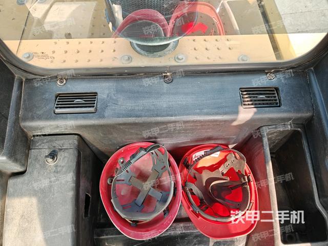 座椅后部(駕駛室部分) 座椅后部(駕駛室部分)