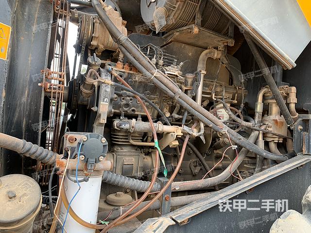 發(fā)動(dòng)機(jī)右側(cè)（整機(jī)外觀及大件）