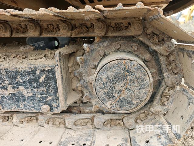 右驅(qū)動(dòng)輪（行走機(jī)構(gòu)）