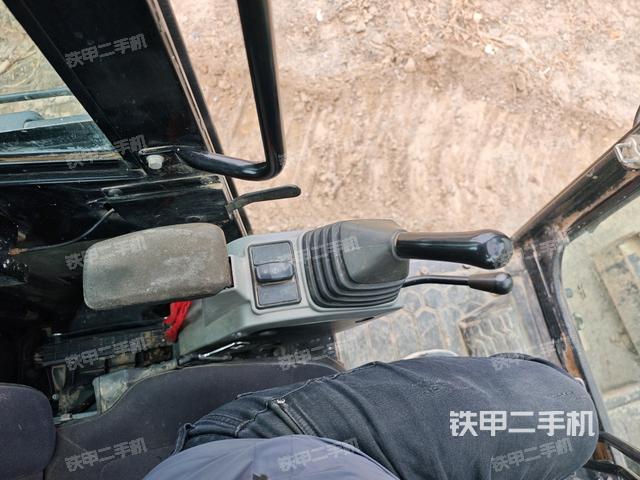 座椅左側(cè)控制臺(tái)/音響/含左手柄（駕駛室部分）