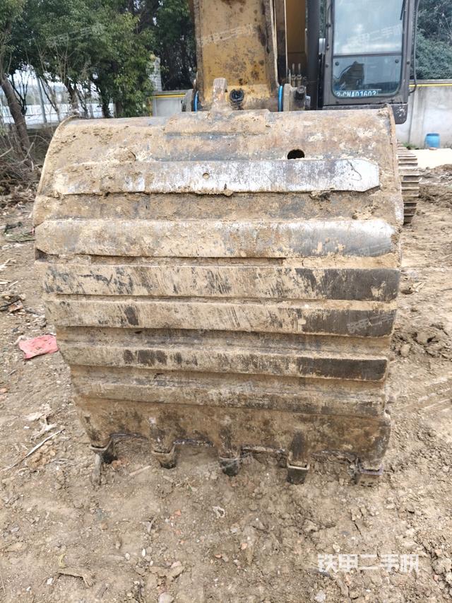 鏟斗右后整體（工作和回轉(zhuǎn)裝置）