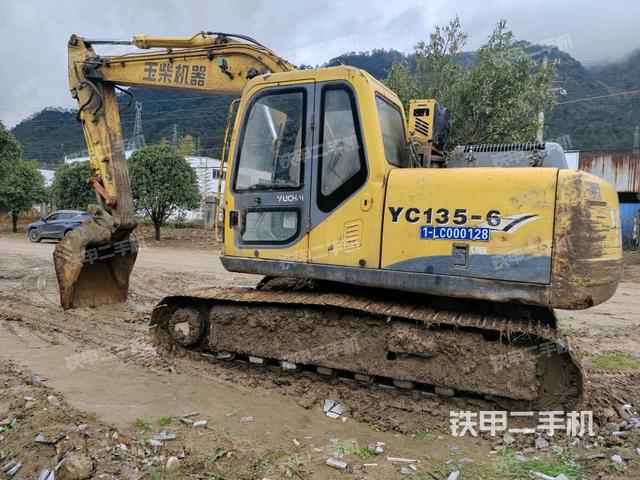玉柴YC135-6挖掘機(jī)