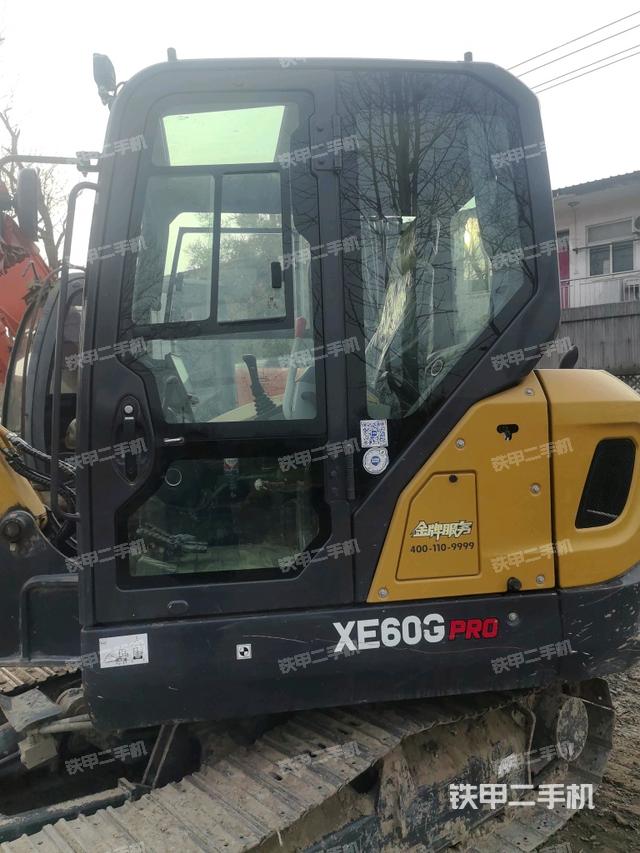 ?駕駛室正側(cè)（駕駛室部分）