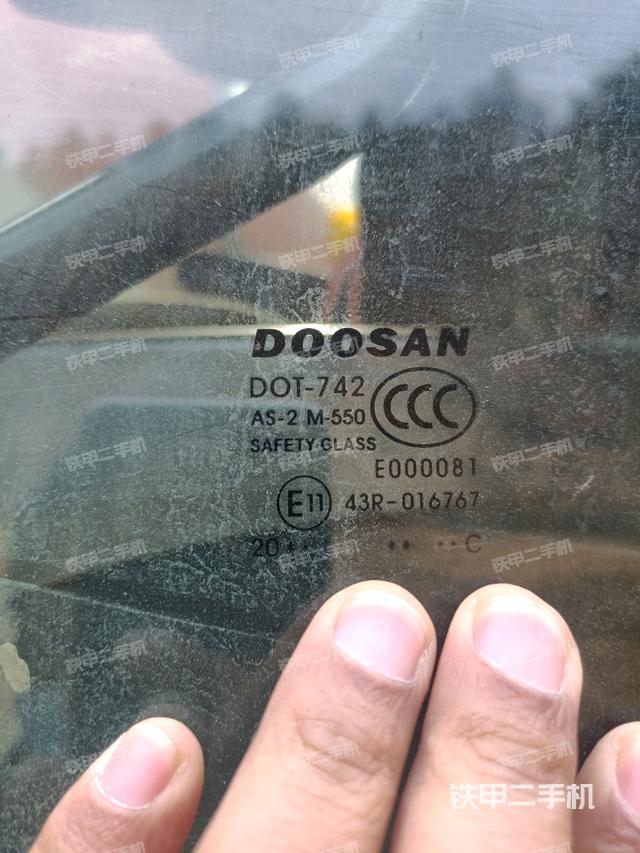 后窗玻璃角標(biāo)（駕駛室部分）