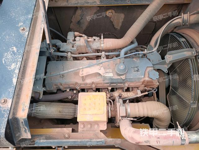 發(fā)動(dòng)機(jī)室（上車部件）