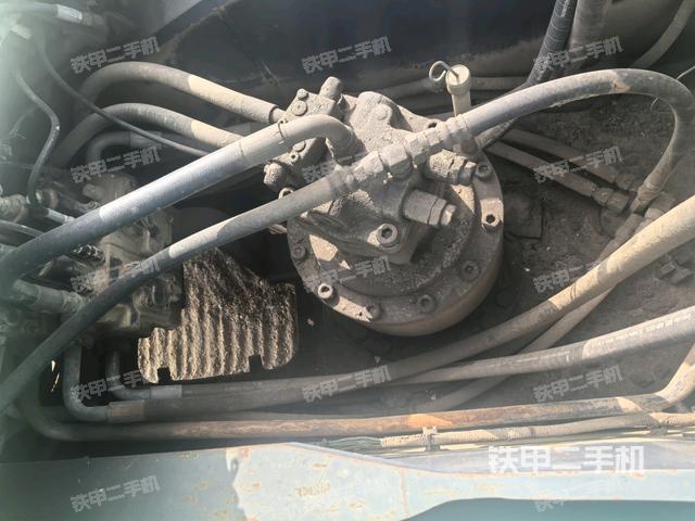 回轉(zhuǎn)馬達和主控閥（整機外觀）