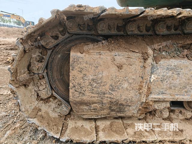 左驅(qū)動(dòng)輪（行走機(jī)構(gòu)）