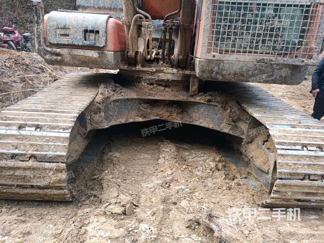 轉(zhuǎn)盤(pán)和下車(chē)架正前（工作和回轉(zhuǎn)裝置）