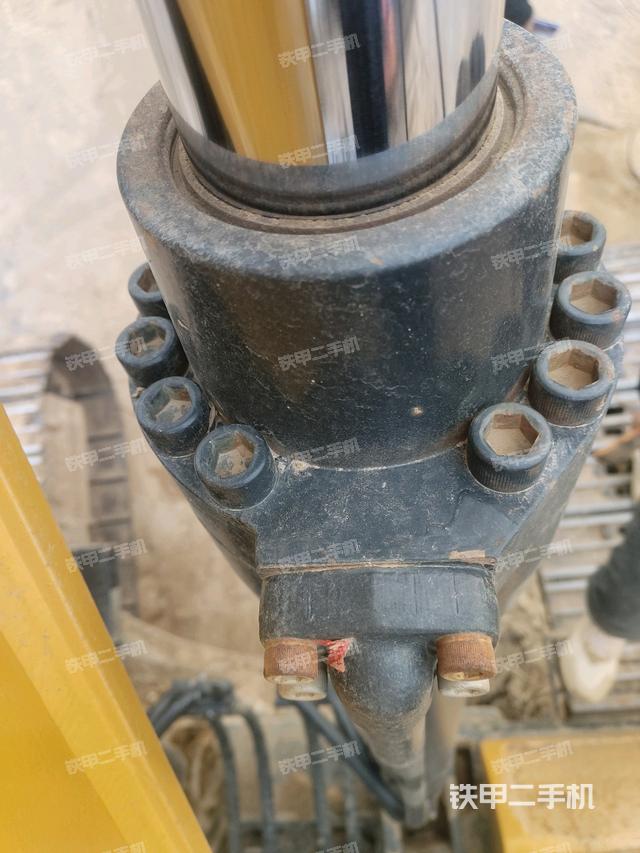 大臂油缸整體?豎拍（工作和回轉(zhuǎn)裝置）