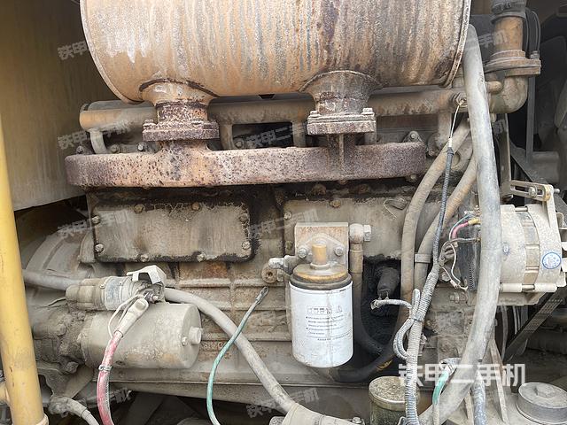 發(fā)動(dòng)機(jī)左側(cè)（整機(jī)外觀及大件）