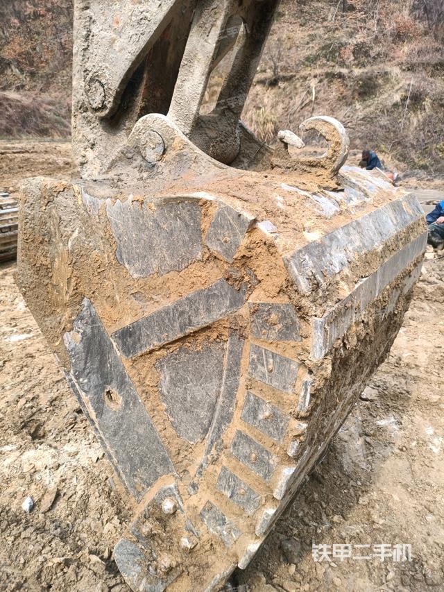 鏟斗右后整體（工作和回轉(zhuǎn)裝置）