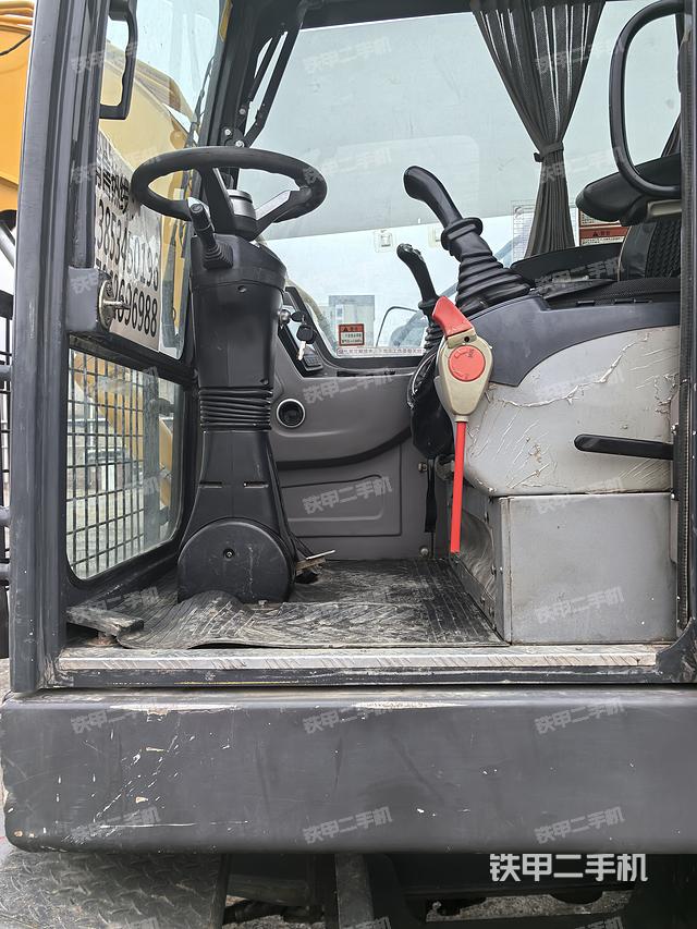 驾驶室整体（整机外观）