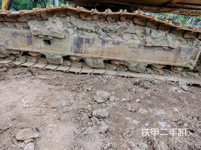 液壓泵艙室正面整體（整機(jī)外觀）