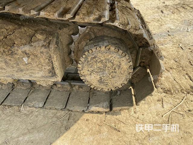 右側(cè)履帶整體(行走機(jī)構(gòu)) 右側(cè)履帶整體(行走機(jī)構(gòu))