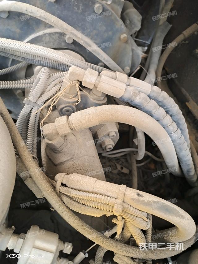 液壓泵艙室正面整體(整機(jī)外觀) 液壓泵艙室正面整體(整機(jī)外觀)
