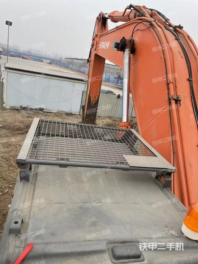 駕駛室頂部（整機(jī)外觀）