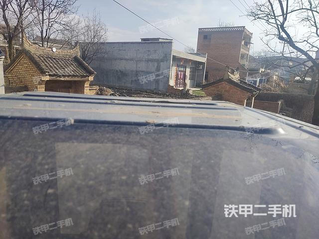 驾驶室顶部（整机外观）