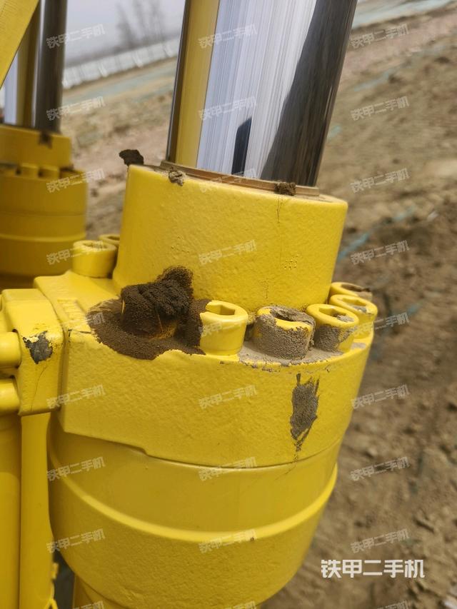 小臂整體左后(工作和回轉(zhuǎn)裝置) 小臂整體左后(工作和回轉(zhuǎn)裝置)