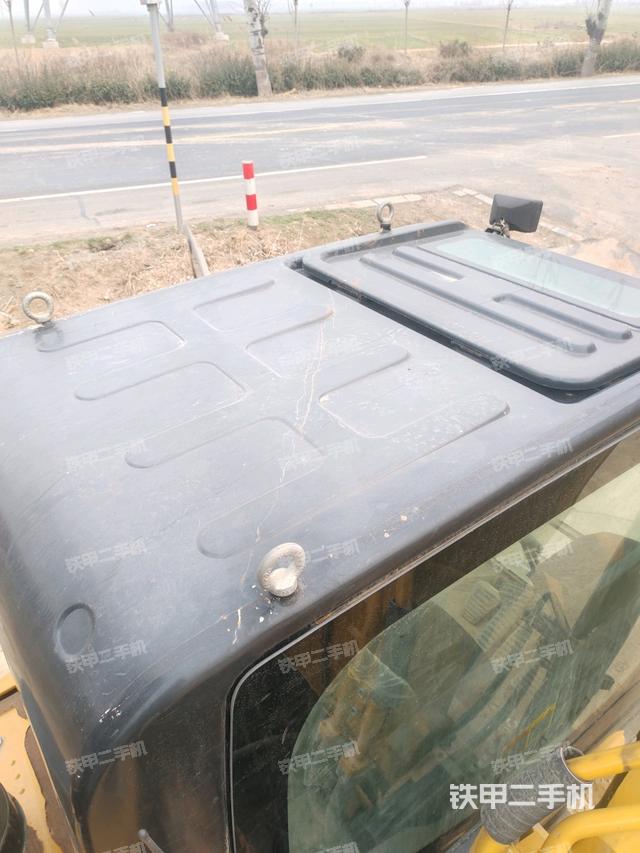 駕駛室頂部俯視（上車部件）