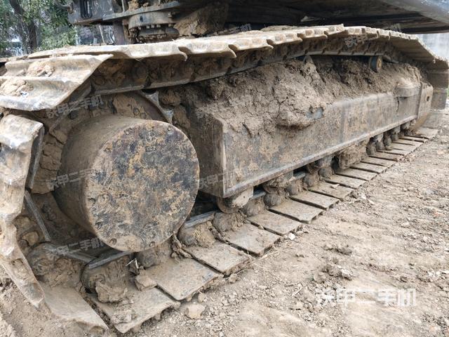 左側(cè)履帶整體?（行走機(jī)構(gòu)）