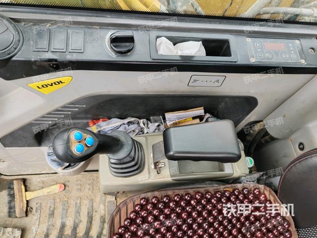 座椅右側(cè)控制臺/鑰匙門/油門/含右手柄（駕駛室部分）