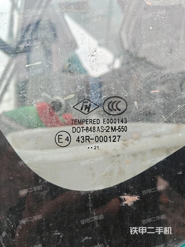 左后方玻璃角標(biāo)（駕駛室部分）