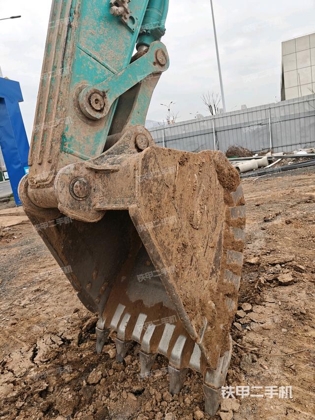 大臂油缸整體?豎拍（工作和回轉(zhuǎn)裝置）