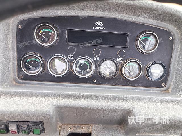 駕駛室操作臺(整機外觀及大件) 駕駛室操作臺(整機外觀及大件)
