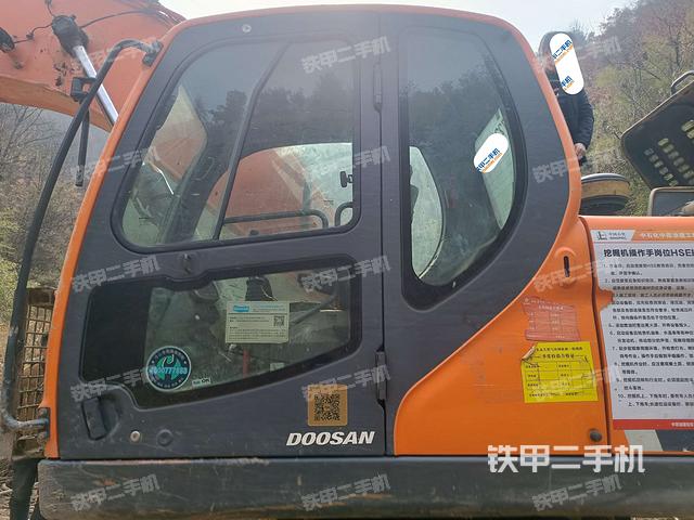 駕駛室正側(cè)（駕駛室部分）