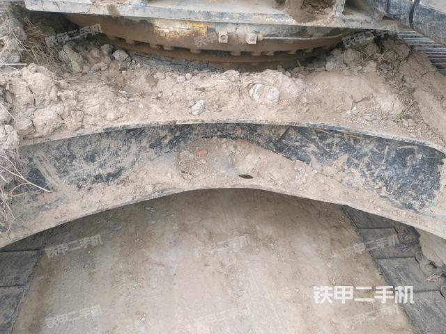 轉(zhuǎn)盤和下車架正前（工作和回轉(zhuǎn)裝置）