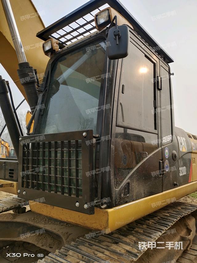 駕駛室整體（整機外觀）