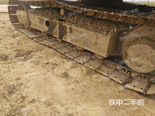 右側(cè)履帶整體?（行走機(jī)構(gòu)）