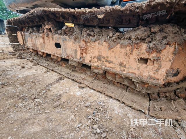 液壓泵艙室正面整體(整機(jī)外觀) 液壓泵艙室正面整體(整機(jī)外觀)