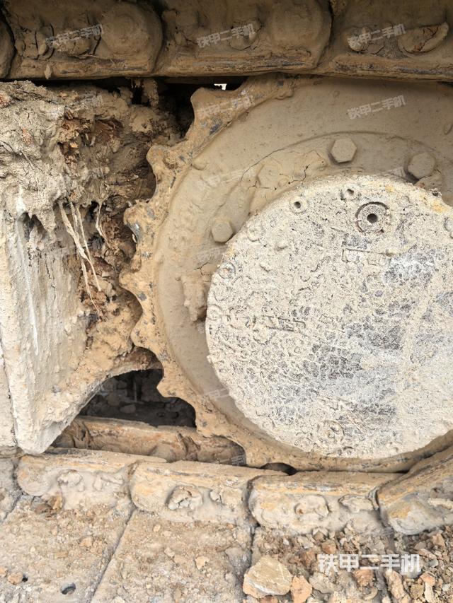 左驅(qū)動輪（行走機(jī)構(gòu)）