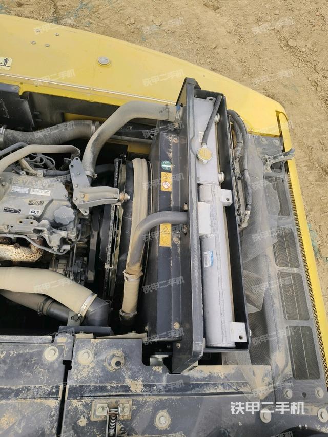 水箱+風(fēng)扇特寫(xiě)(上車部件) 水箱+風(fēng)扇特寫(xiě)(上車部件)